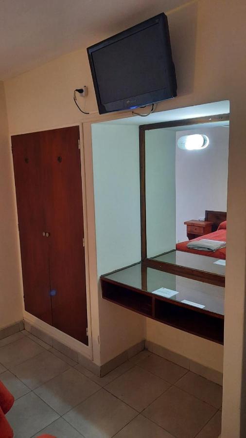 Hotel Marilian II Salta Bagian luar foto