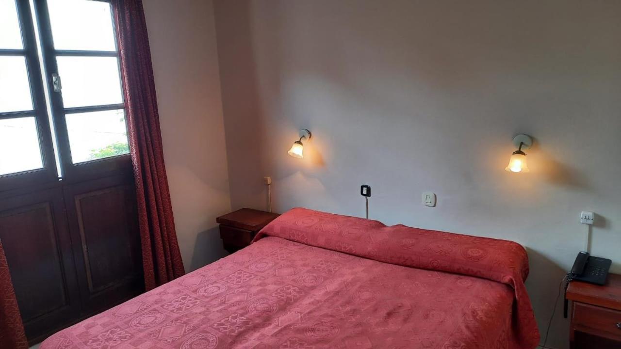 Hotel Marilian II Salta Bagian luar foto