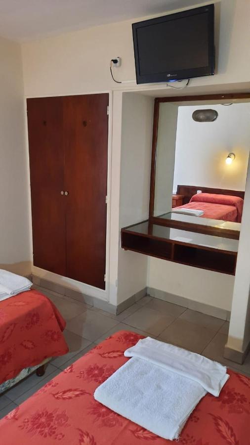 Hotel Marilian II Salta Bagian luar foto