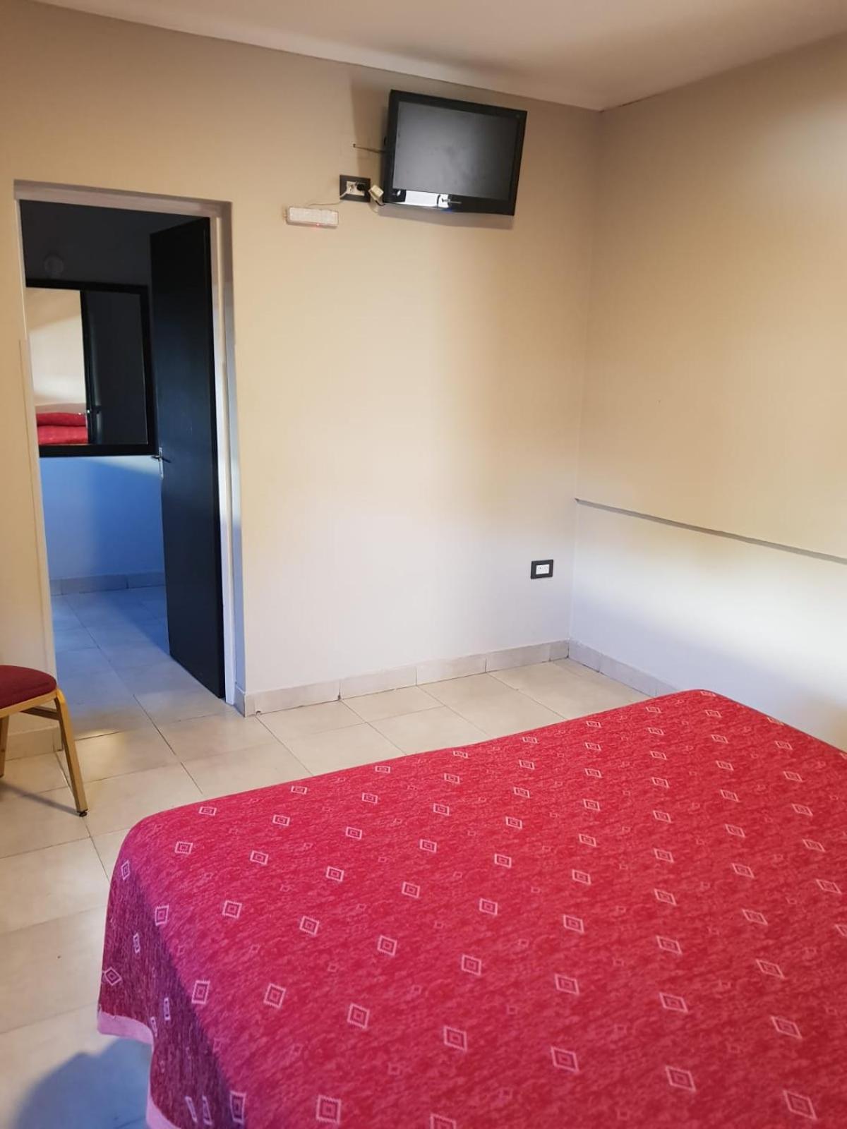 Hotel Marilian II Salta Bagian luar foto