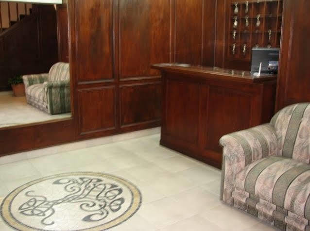 Hotel Marilian II Salta Bagian luar foto