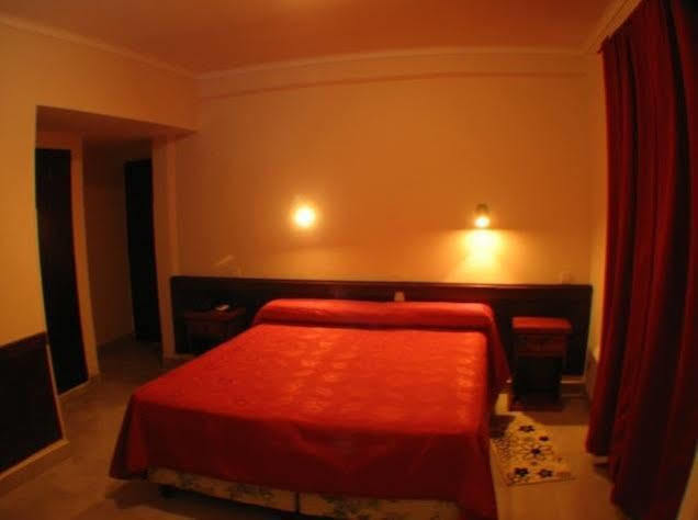 Hotel Marilian II Salta Bagian luar foto
